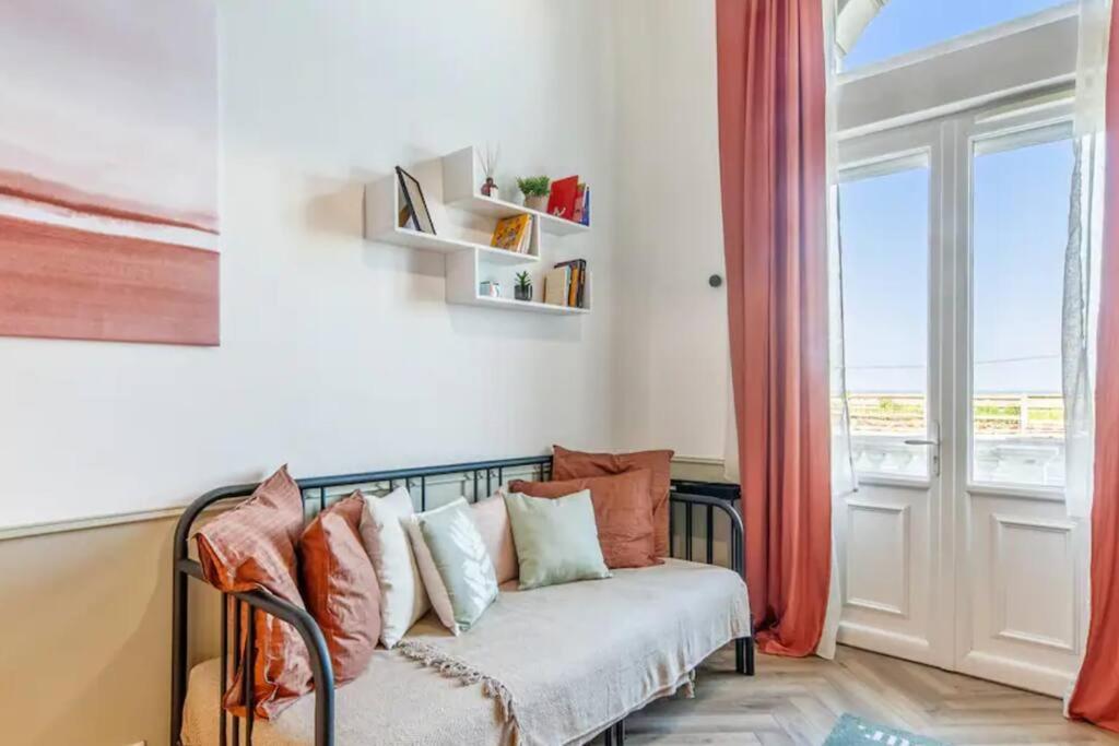 Juste La Plage - Studio Classe 3 Etoiles - Face A La Mer Houlgate Bagian luar foto
